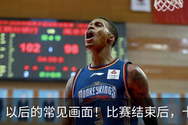 以后的常见画面！比赛结束后，卡塞米罗与梅西拥抱